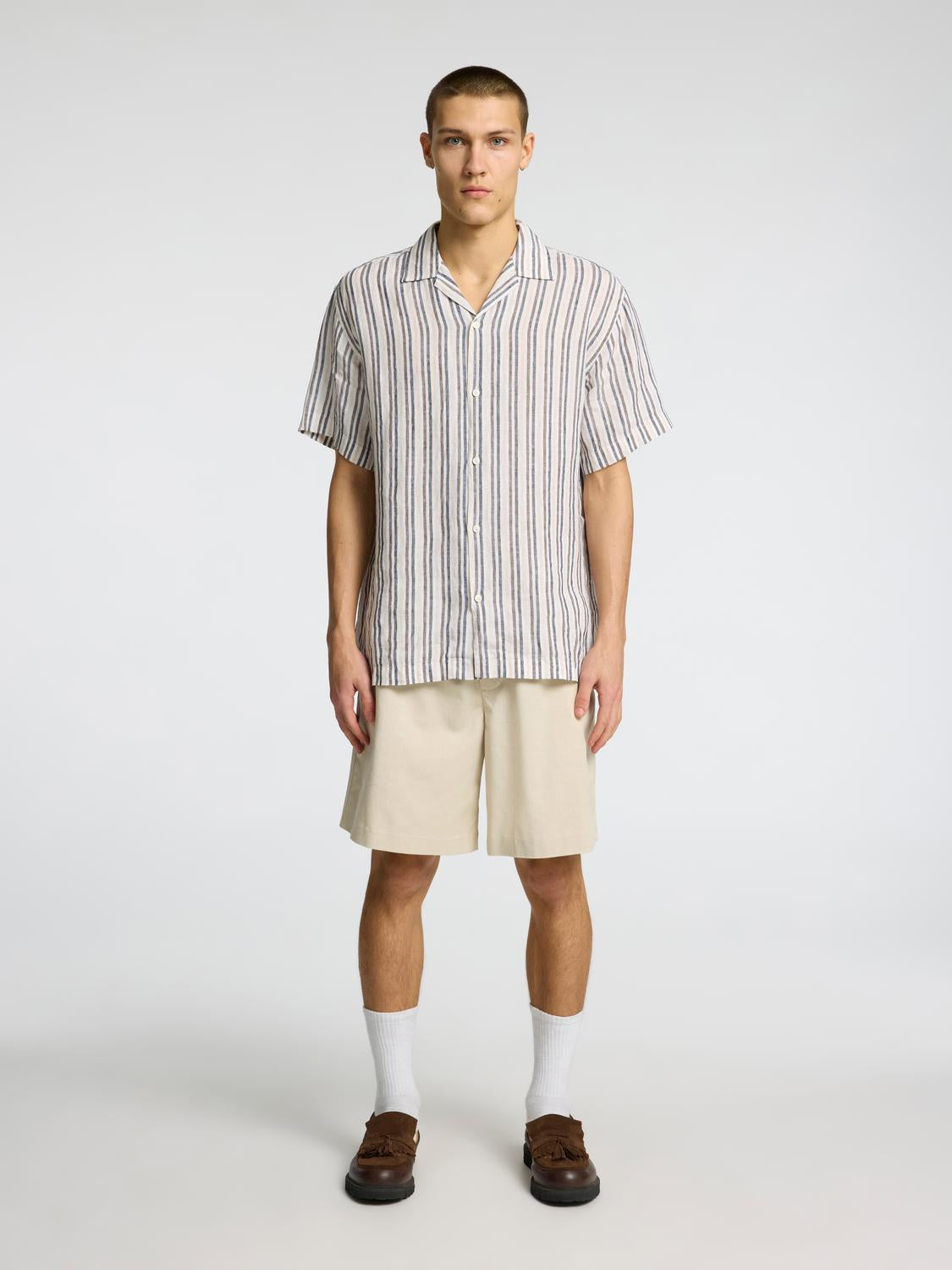 model_shot-front_full